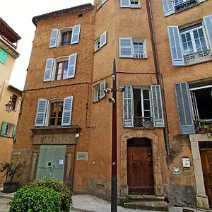  Apartment La Maison Des Artistes
